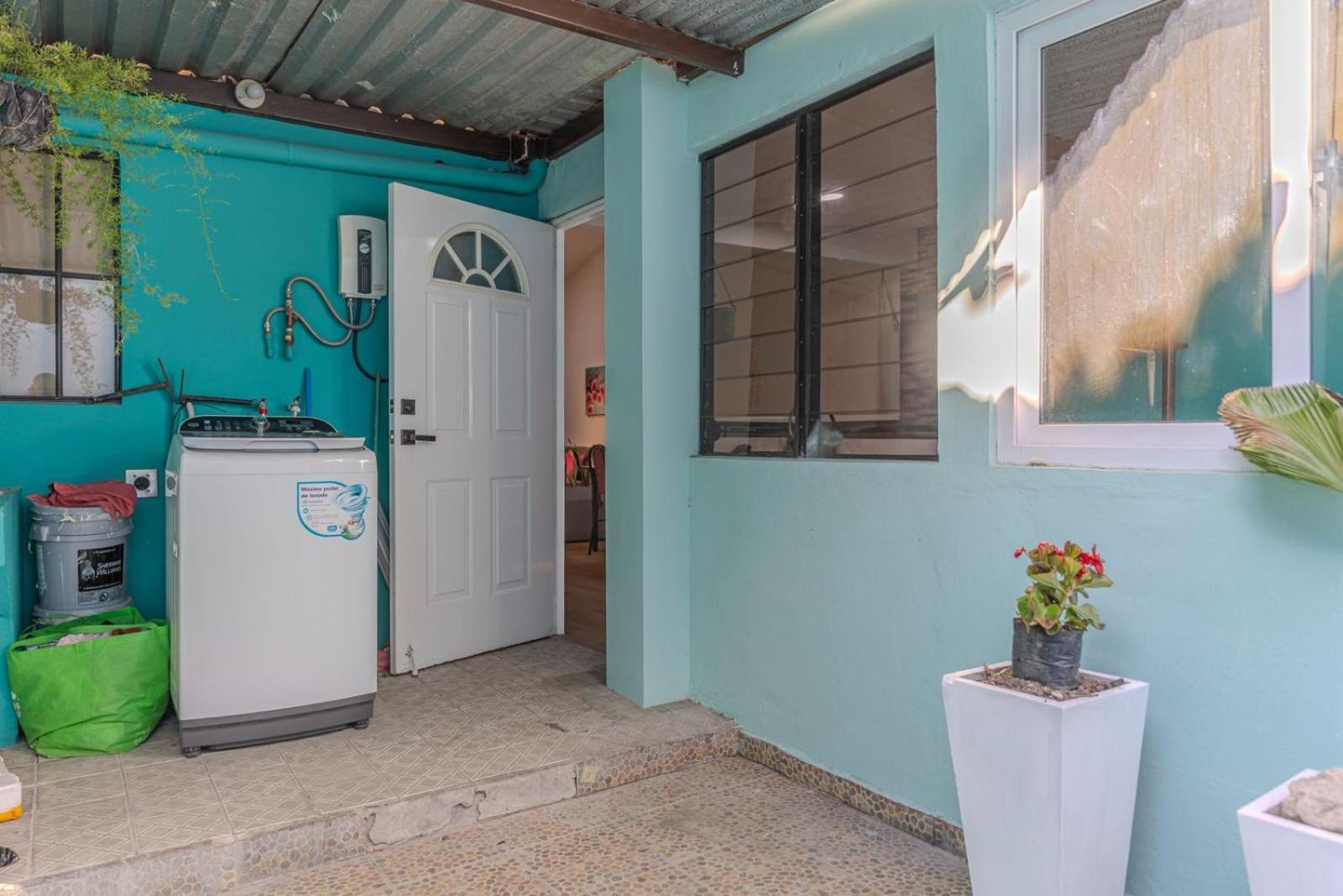 Casa Moderna Estilo Americano Holiday home San Salvador