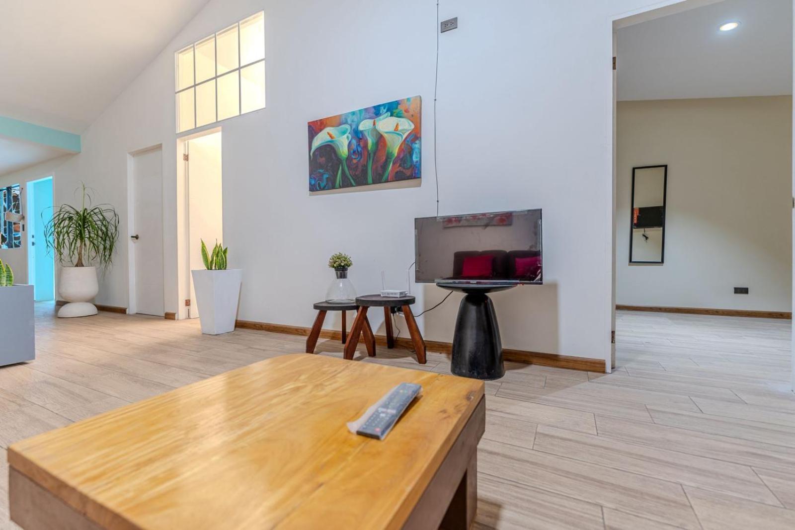 Casa Moderna Estilo Americano Holiday home San Salvador